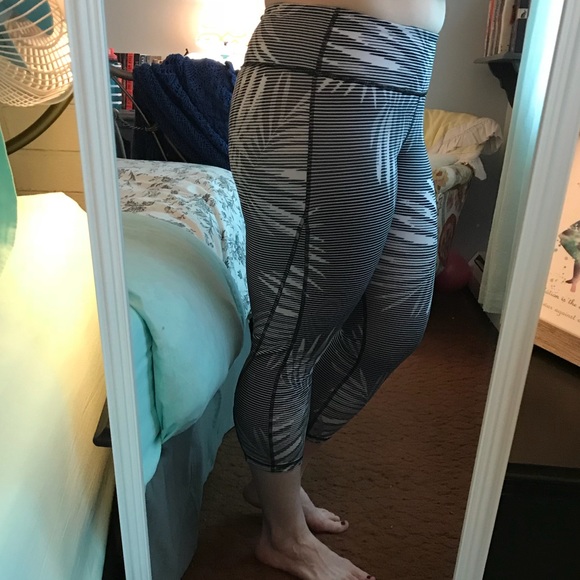 Old Navy Pants - Workout Capris